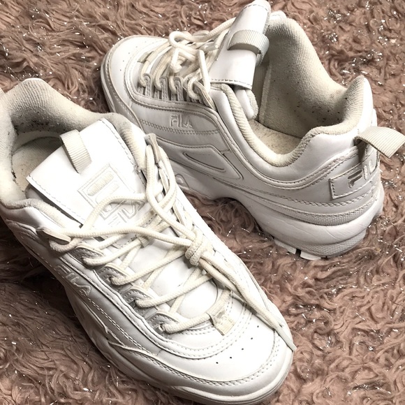 Filas - Picture 2 of 2